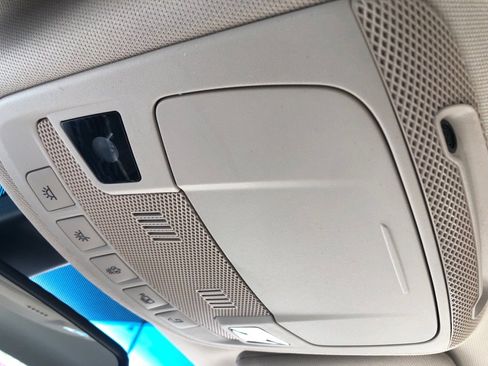 Used 2017 Lincoln Continental Reserve w/ Climate Package image 27