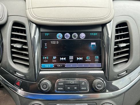 Used 2017 Chevrolet Impala LT w/ Convenience Package FWD image 13
