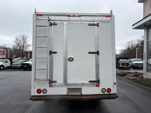 Used 2016 Chevrolet Express 3500 RWD image 9