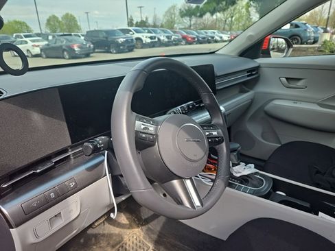 Used 2025 Hyundai Kona SEL image 20