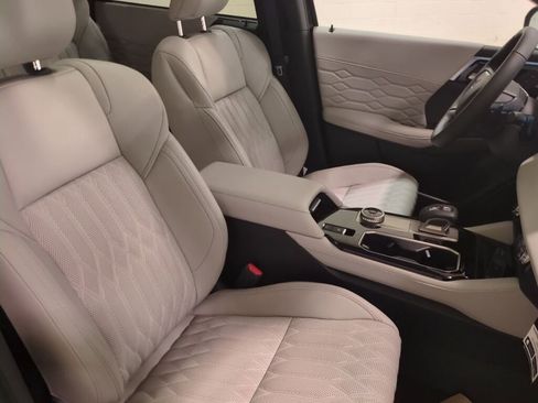 New 2025 Mitsubishi Outlander SEL image 11