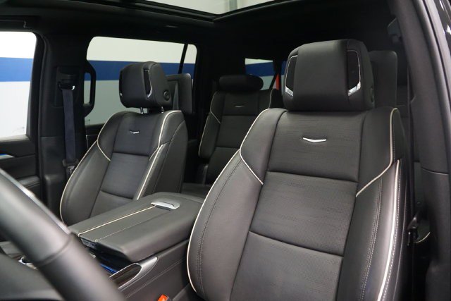 Certified 2025 Cadillac Escalade ESV Premium Luxury w/ Touring Package AWD/4WD image 17