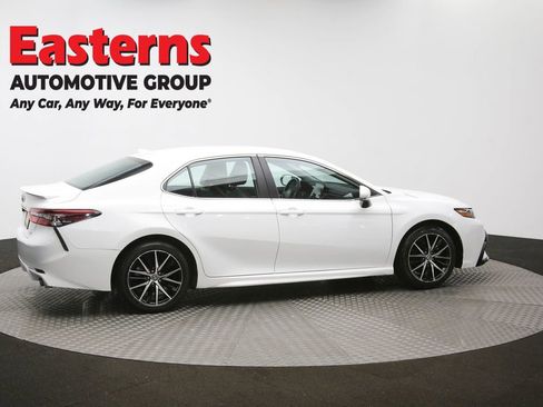 Used 2023 Toyota Camry SE image 37