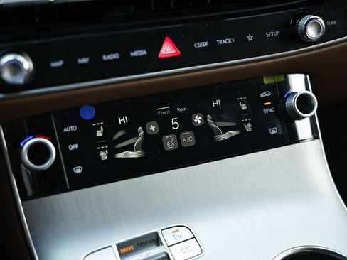 New 2026 Genesis GV70 2.5T Advanced image 40