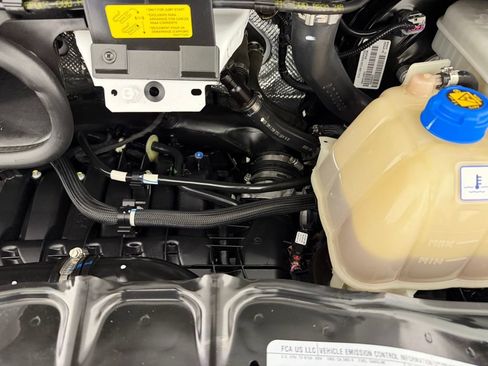 Used 2025 RAM ProMaster 2500 w/ Convenience Group FWD image 30