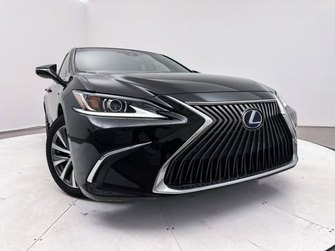 Used 2020 Lexus ES 300h w/ Premium Package image 6
