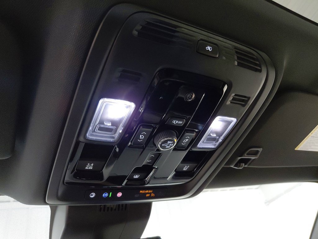 Certified 2026 Chevrolet Suburban High Country AWD/4WD image 27