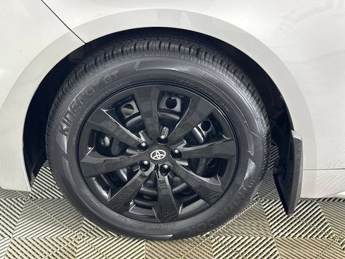 Used 2025 Toyota Corolla LE FWD image 35