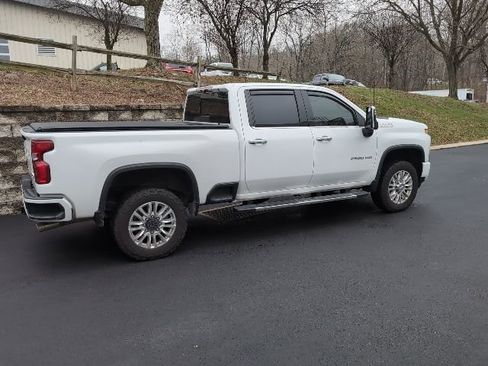 Used 2023 Chevrolet Silverado 2500 High Country image 3