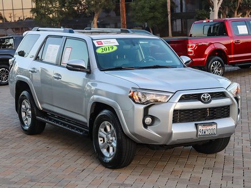 Certified 2019 Toyota 4Runner SR5 Premium image 3