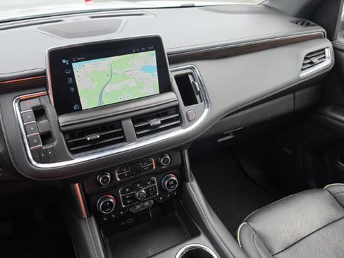 Used 2023 Chevrolet Suburban Premier AWD/4WD image 7