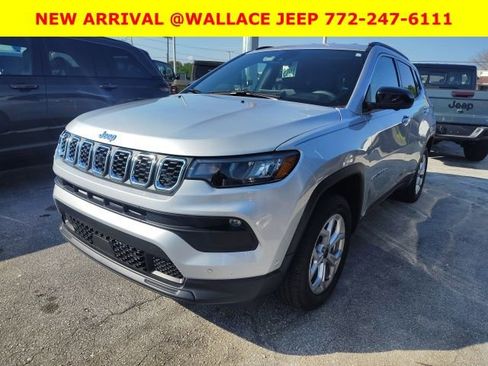 Used 2025 Jeep Compass Latitude w/ Convenience Group image 7