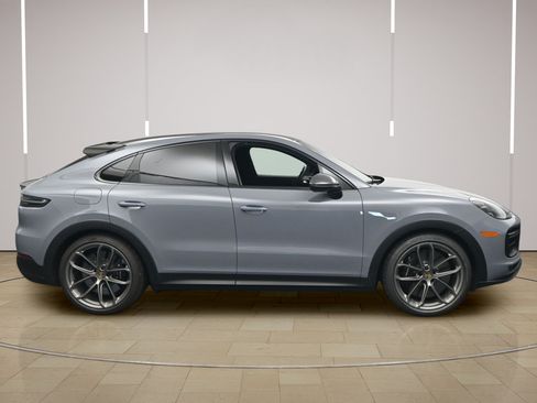 Certified 2022 Porsche Cayenne Turbo GT AWD/4WD image 26
