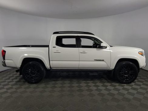 Used 2023 Toyota Tacoma SR5 RWD image 10