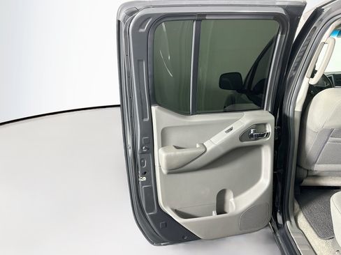 Used 2012 Nissan Frontier SV RWD image 23
