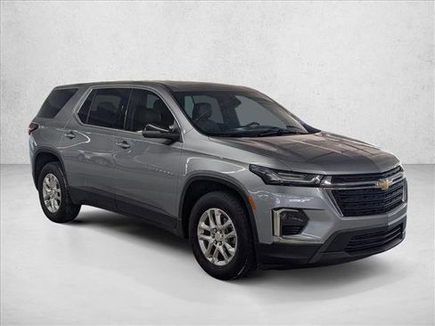 Used 2023 Chevrolet Traverse LS FWD image 3