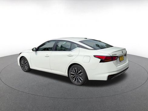 Used 2026 Nissan Altima 2.5 SV FWD image 10