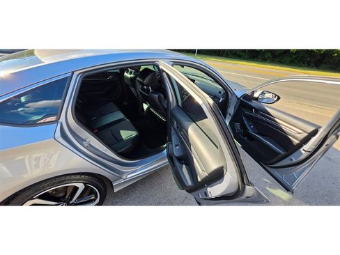 Used 2020 Honda Accord Sport image 10