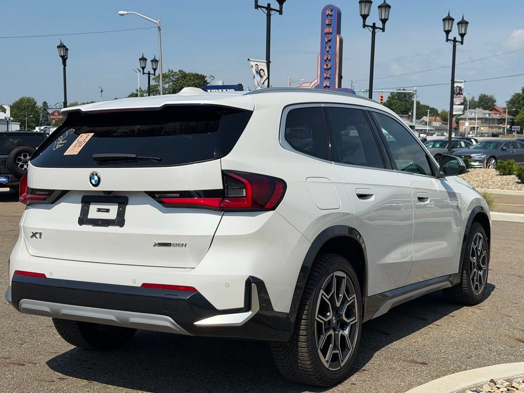 Used 2023 BMW X1 xDrive28i w/ Premium Package AWD/4WD image 5