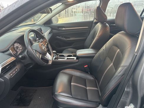 Used 2025 Nissan Altima 2.5 SR image 9