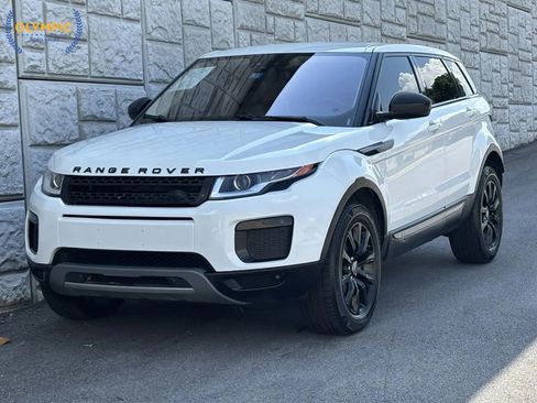 Used 2019 Land Rover Range Rover Evoque SE image 1