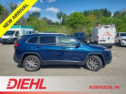 Used 2018 Jeep Cherokee Limited AWD/4WD image 4
