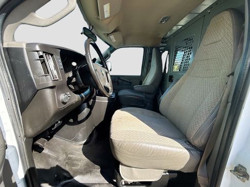 Used 2022 Chevrolet Express 2500 w/ Driver Convenience Package image 20