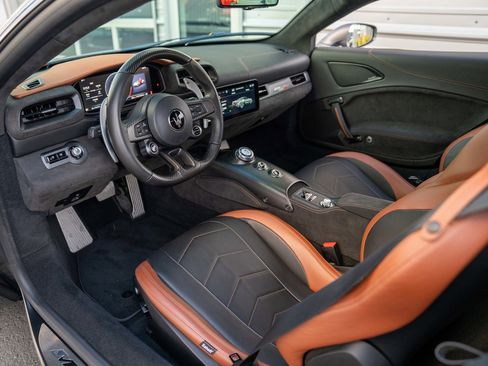 Used 2022 Maserati MC20 Coupe image 17