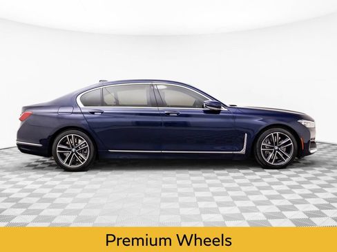 Used 2022 BMW 750i xDrive w/ Executive Package image 6