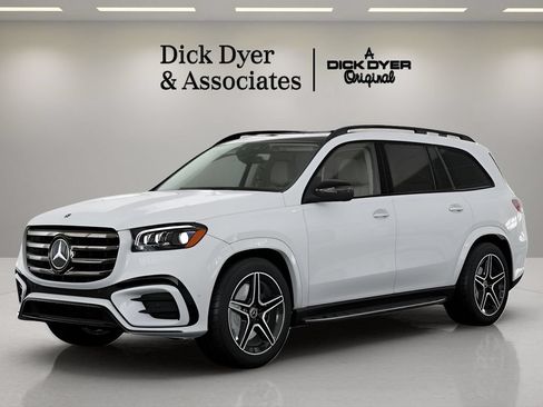 Used 2026 Mercedes-Benz GLS 450 4MATIC image 34