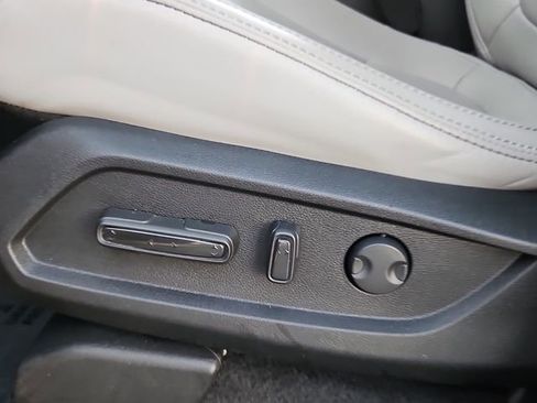 Used 2023 Honda Pilot EX-L image 12