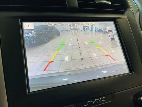 Used 2019 Ford Fusion SE FWD image 16
