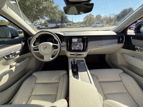 Certified 2024 Volvo V90 B6 Cross Country Ultimate image 13