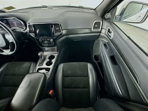 Used 2019 Jeep Grand Cherokee Altitude RWD image 11