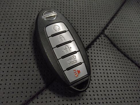 Used 2019 Nissan Rogue SL w/ Premium Package AWD/4WD image 32
