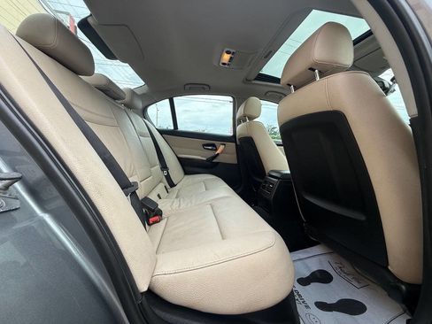 Used 2011 BMW 335i xDrive Sedan image 21