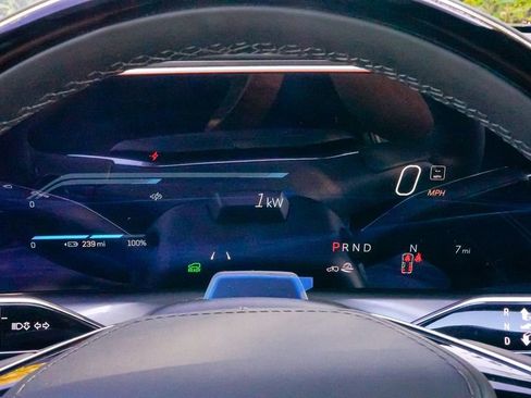 Used 2026 Cadillac Vistiq Platinum image 42