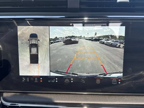 Used 2025 GMC Sierra 2500 AT4 w/ Technology Package AWD/4WD image 37