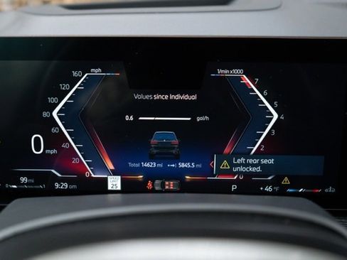 Used 2024 BMW X7 xDrive40i w/ Executive Package image 23