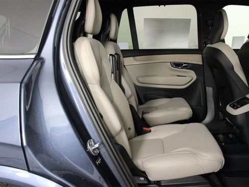 New 2026 Volvo XC90 B5 Ultra image 11