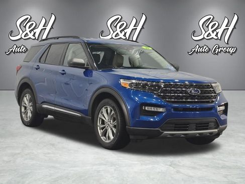 Used 2020 Ford Explorer XLT w/ Equipment Group 202A AWD/4WD image 2