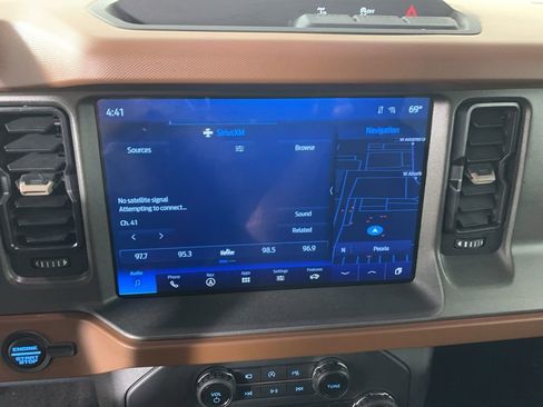 Used 2024 Ford Bronco Outer Banks AWD/4WD image 21