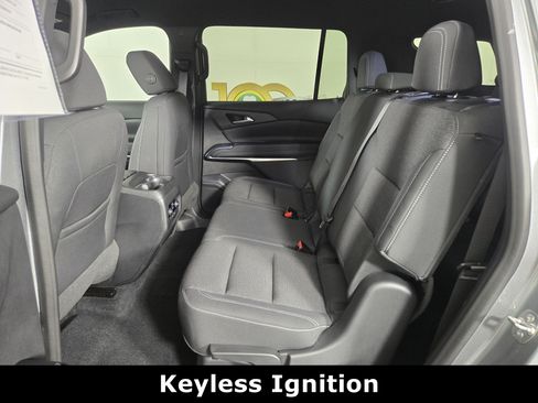 Used 2024 Chevrolet Traverse LS FWD image 12