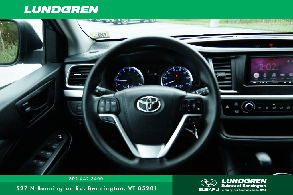 Used 2019 Toyota Highlander LE AWD/4WD image 7