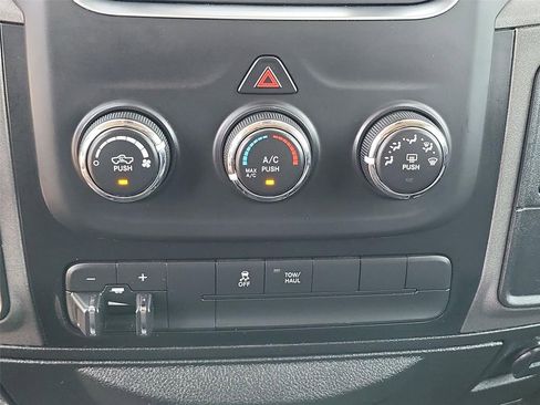 Used 2019 RAM 1500 Tradesman w/ Chrome Appearance Group RWD image 25