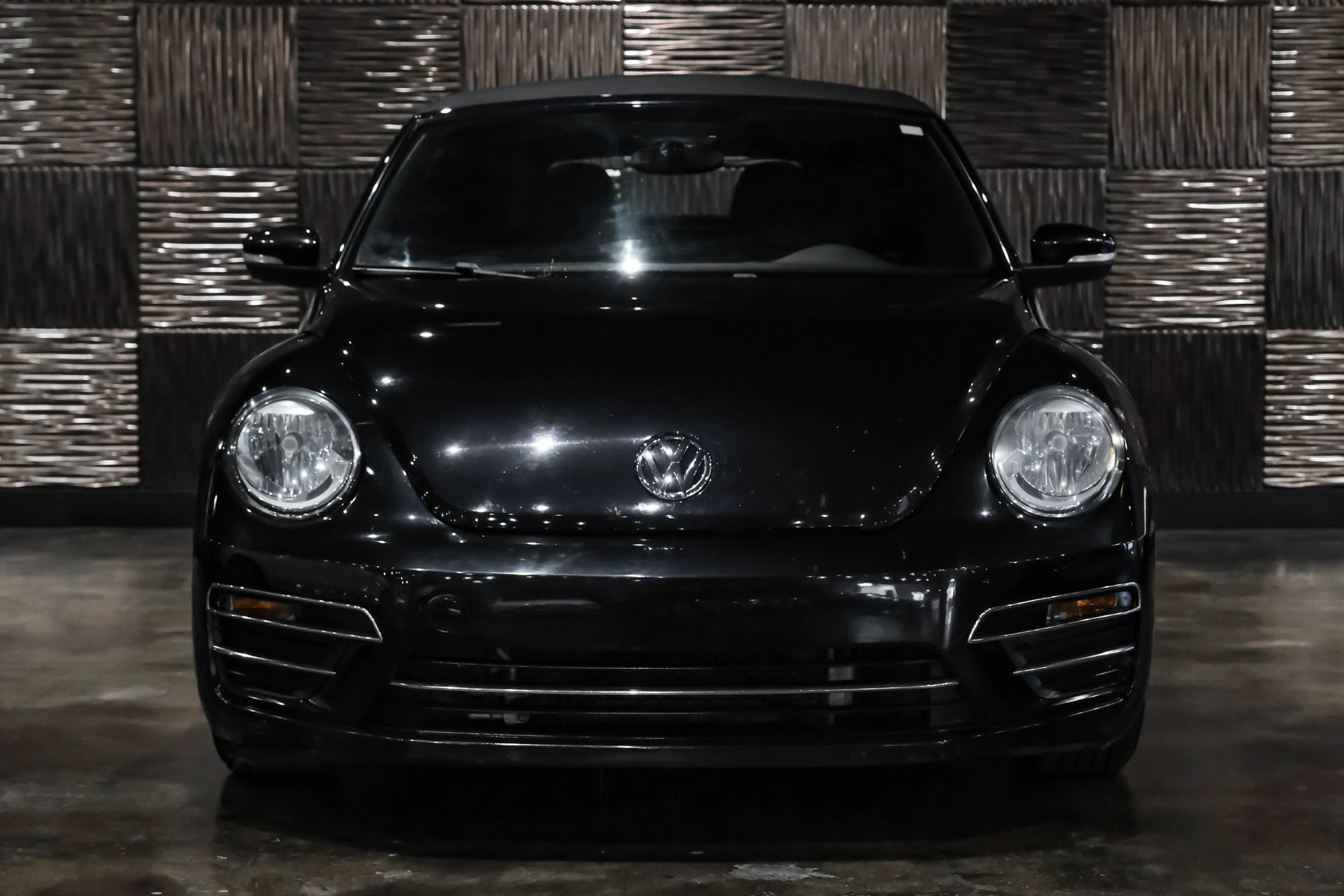 Used 2018 Volkswagen Beetle 2.0T Coast FWD image 8