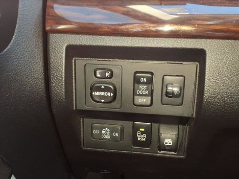 Used 2016 Toyota Tundra Limited image 32