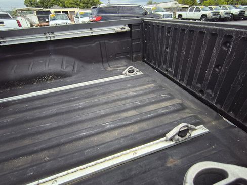 Used 2012 Nissan Frontier SV w/ SV Premium Utility Pkg image 11