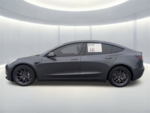Used 2022 Tesla Model 3 Long Range image 9