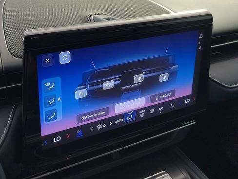 Certified 2024 Lincoln Nautilus Reserve AWD/4WD image 29